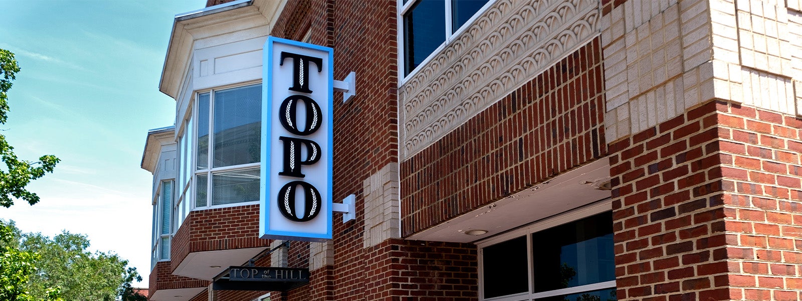 Exterior of the Top of the Hill restaurant on Franklin and Columbia streets in downtown Chapel Hill.